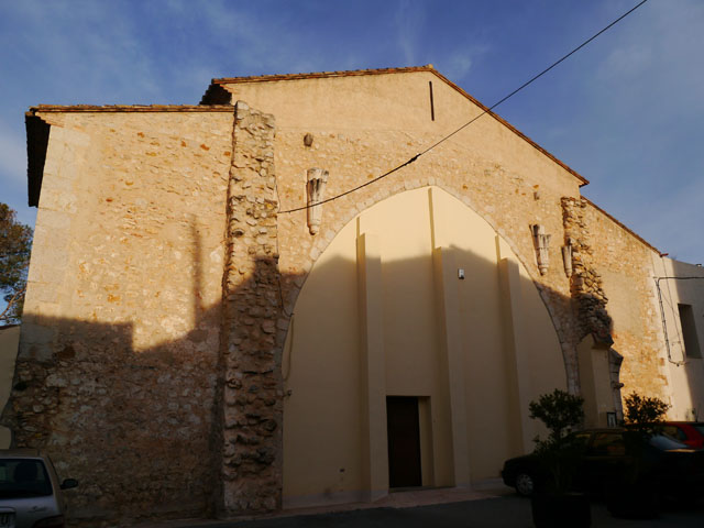 Iglesia antigua de Les Coves de Vinromà